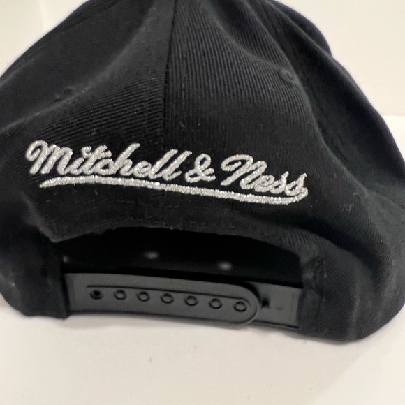 Mitchell& Ness Snap Back Hat (Los Ángeles Kings) - Picture 6 of 6